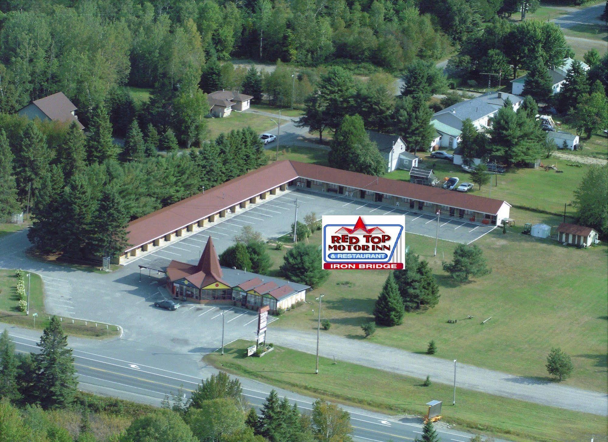 Red Top Motor Inn Iron Bridge エクステリア 写真